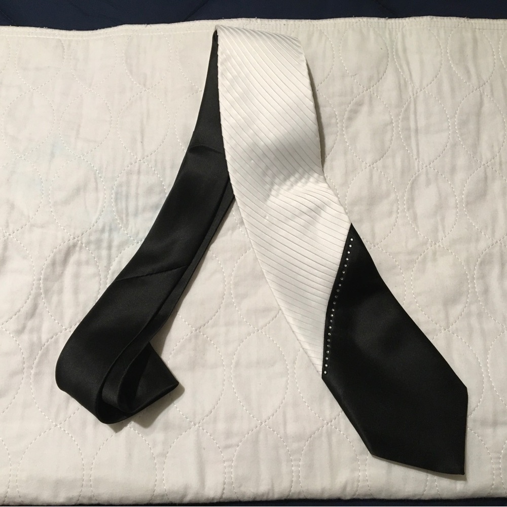 Steven Land Silk Tie
